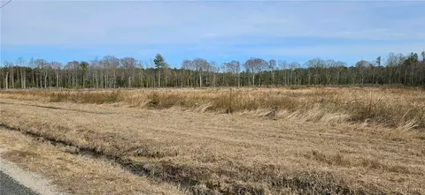 1 Ivondale Rd, Farnham, VA 22460