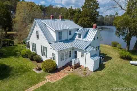 1104 Old Wormley Creek Rd, Yorktown, VA 23692
