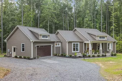 8740 Turkey Run Dr, Dinwiddie, VA 23841