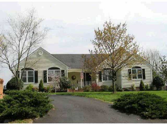 8197 Windsor Dr, Mechanicsville, VA 23111 photo 1