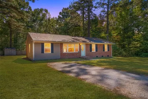 9217 S Quay Rd, Suffolk, VA 23437