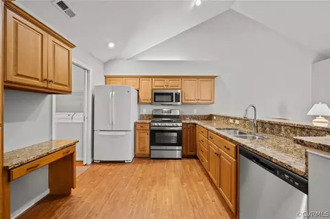 Kitchen - 1317 Tannery Cir, Midlothian, VA 23113 photo 3 of 8