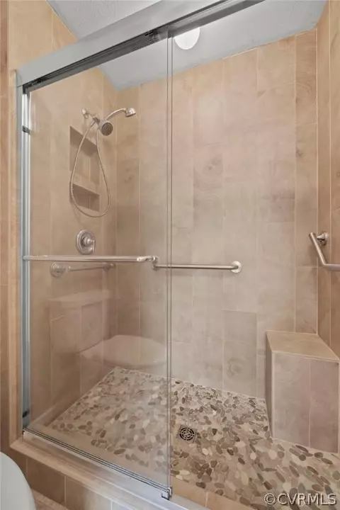Bath - 1317 Tannery Cir, Midlothian, VA 23113 photo 2 of 3