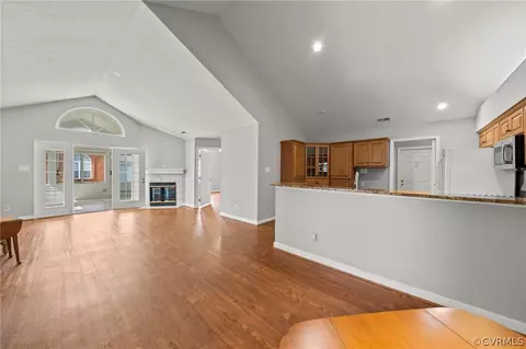 Living - 1317 Tannery Cir, Midlothian, VA 23113 photo 4 of 4