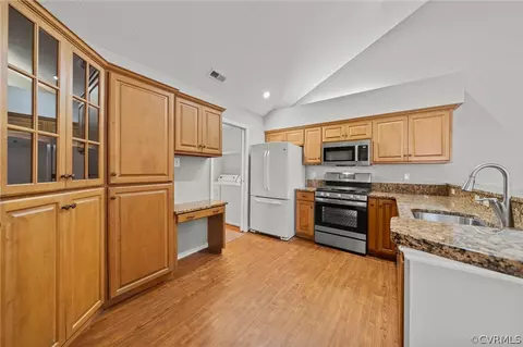 Kitchen - 1317 Tannery Cir, Midlothian, VA 23113 photo 2 of 8