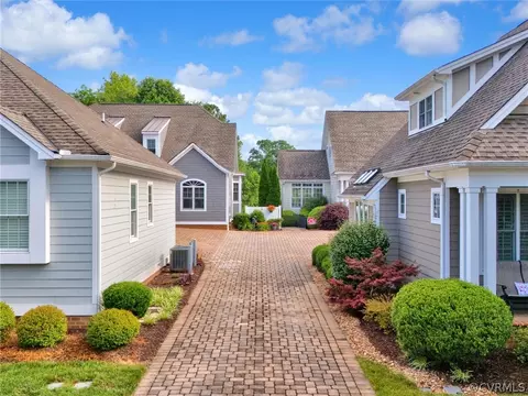 9314 Amberleigh Cir, Richmond, VA 23236
