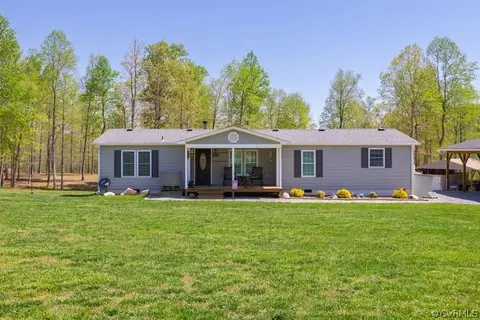 1680 Battes Rd, Victoria, VA 23974