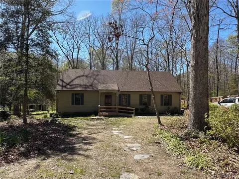 8703 Camborne Ct, North Chesterfield, VA 23236