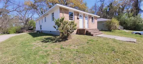 407-405 Mars St, Petersburg, VA 23803