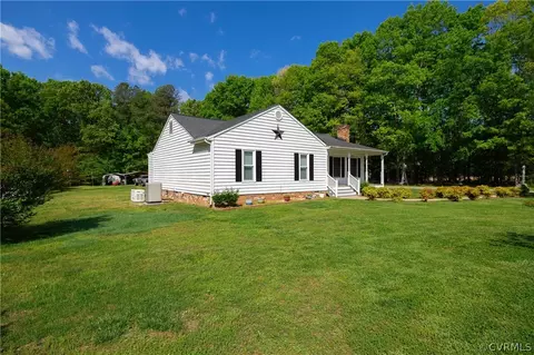7560 Cheathams Rd, Amelia Court House, VA 23002