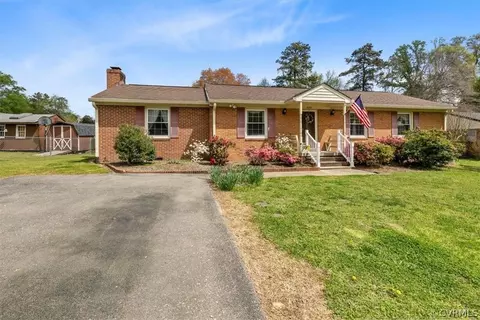 2056 Fortview Dr, Chester, VA 23831