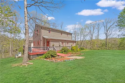 133 Poplar Hl, Farmville, VA 23901