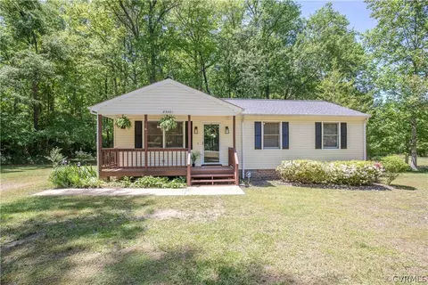 25401 Fulmar Cir, North Dinwiddie, VA 23803