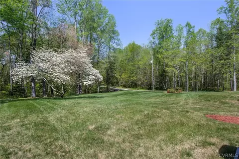 Exterior - 19111 Sutherland Ave, Sutherland, VA 23885 photo 7 of 15
