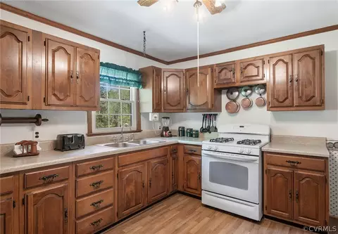 Kitchen - 19111 Sutherland Ave, Sutherland, VA 23885 photo 1 of 3