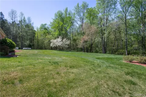Exterior - 19111 Sutherland Ave, Sutherland, VA 23885 photo 8 of 15