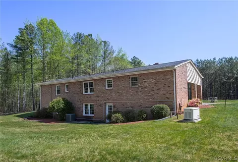 Exterior - 19111 Sutherland Ave, Sutherland, VA 23885 photo 13 of 15