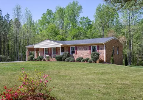 Exterior - 19111 Sutherland Ave, Sutherland, VA 23885 photo 2 of 15