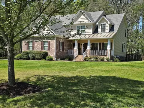 306 Hillsway Dr, Ashland, VA 23005