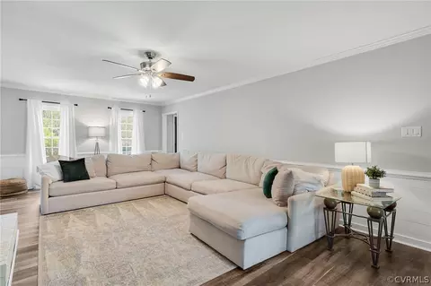 Living - 7606 Flag Tail Dr, Midlothian, VA 23112 photo 2 of 3