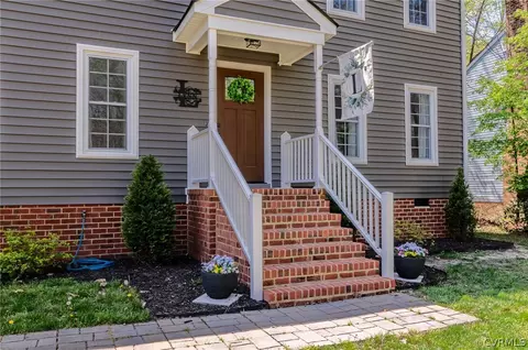 Exterior - 7606 Flag Tail Dr, Midlothian, VA 23112 photo 3 of 5