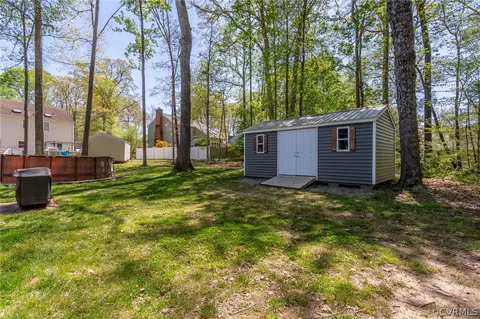 Exterior - 7606 Flag Tail Dr, Midlothian, VA 23112 photo 5 of 5