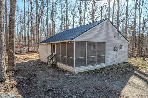 262 Mount Airy Ln, Cumberland, VA 23040