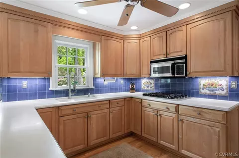 Kitchen - 13610 Stonegate Rd, Midlothian, VA 23113 photo 2 of 5