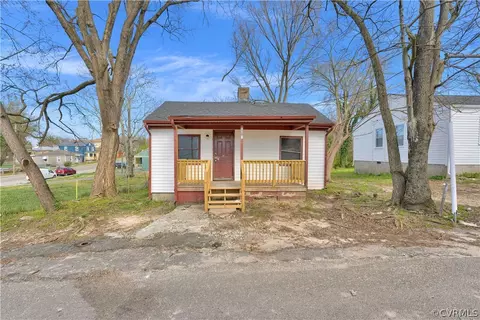 1005 Chestnut St, Petersburg, VA 23803