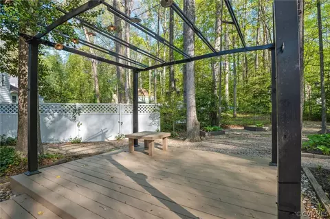 Exterior - 2829 Mcmanaway Dr, Midlothian, VA 23112 photo 10 of 20