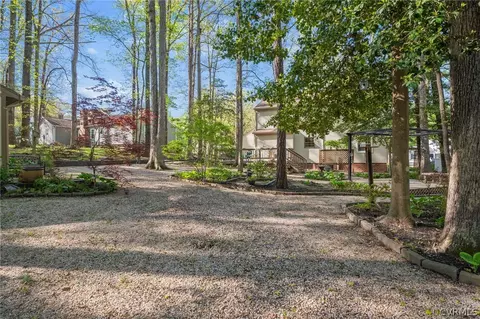 Exterior - 2829 Mcmanaway Dr, Midlothian, VA 23112 photo 16 of 20