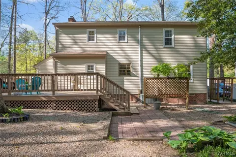 Exterior - 2829 Mcmanaway Dr, Midlothian, VA 23112 photo 13 of 20