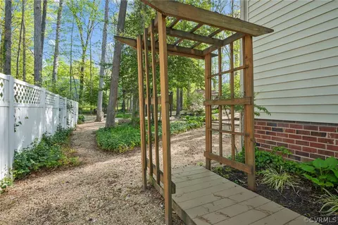 Exterior - 2829 Mcmanaway Dr, Midlothian, VA 23112 photo 18 of 20