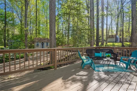 Exterior - 2829 Mcmanaway Dr, Midlothian, VA 23112 photo 8 of 20