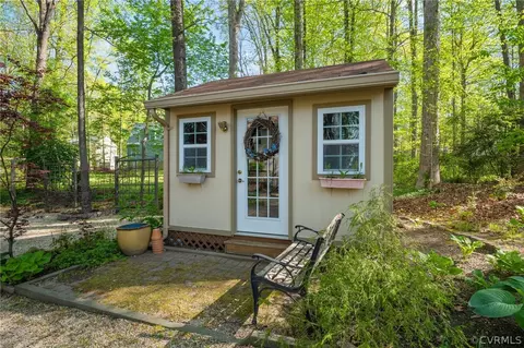 Exterior - 2829 Mcmanaway Dr, Midlothian, VA 23112 photo 14 of 20