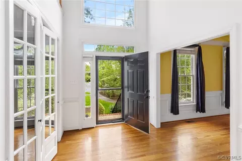 Entry Way - 3400 Riverton Ct, Midlothian, VA 23113 photo 2 of 5