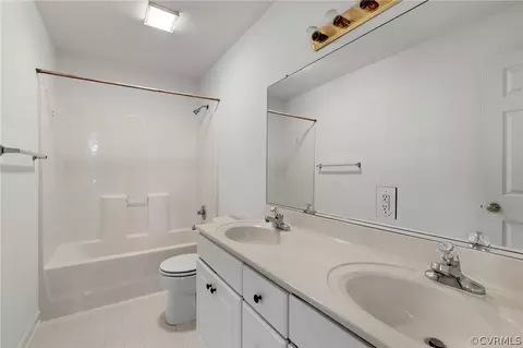Bath - 3400 Riverton Ct, Midlothian, VA 23113 photo 3 of 3