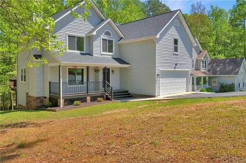 7537 Secretariat Dr, Midlothian, VA 23112