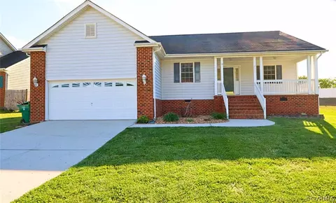 207 Bluffs Ter, Colonial Heights, VA 23834