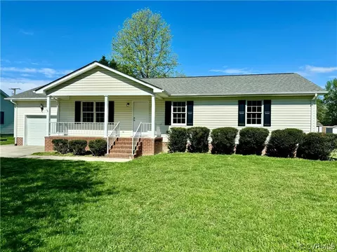 1328 Hoskins Dr, Tappahannock, VA 22560