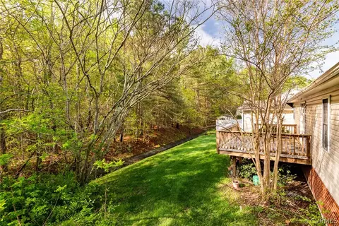 Exterior - 11619 Clear Ridge Dr, Midlothian, VA 23112 photo 11 of 12
