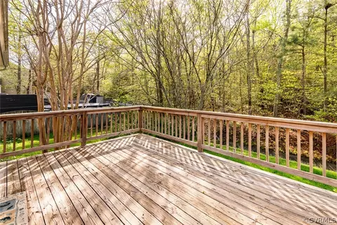 Exterior - 11619 Clear Ridge Dr, Midlothian, VA 23112 photo 9 of 12