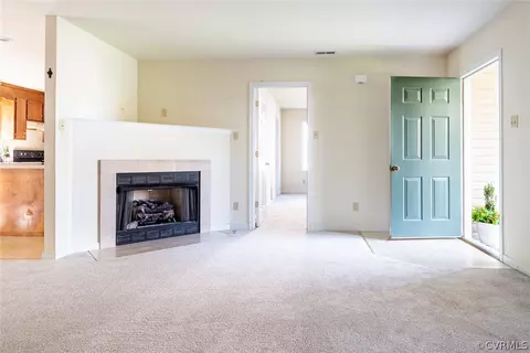 Living - 11619 Clear Ridge Dr, Midlothian, VA 23112 photo 2 of 5