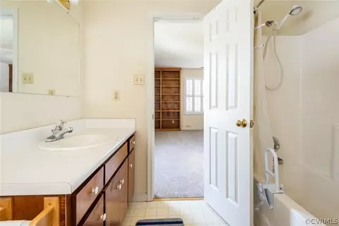 Bath - 11619 Clear Ridge Dr, Midlothian, VA 23112 photo 3 of 3
