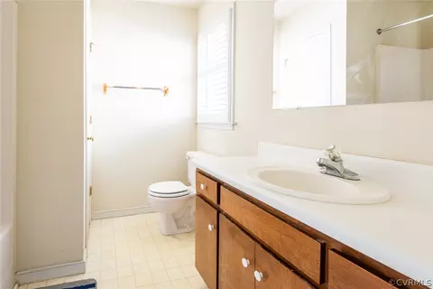 Bath - 11619 Clear Ridge Dr, Midlothian, VA 23112 photo 1 of 3