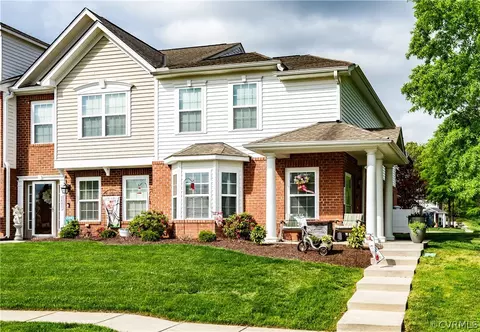 7499 Pebble Lake Dr, Mechanicsville, VA 23111