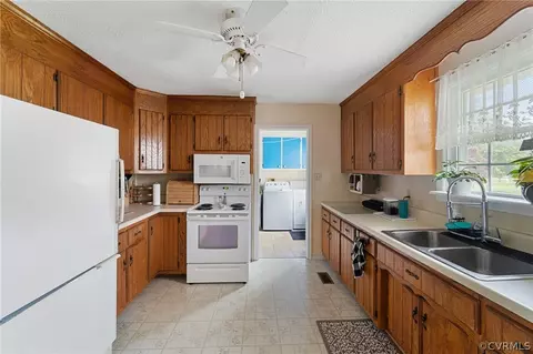 Kitchen - 5813 Sutherland Dr, Sutherland, VA 23885 photo 2 of 3