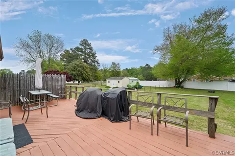 Exterior - 5813 Sutherland Dr, Sutherland, VA 23885 photo 5 of 14