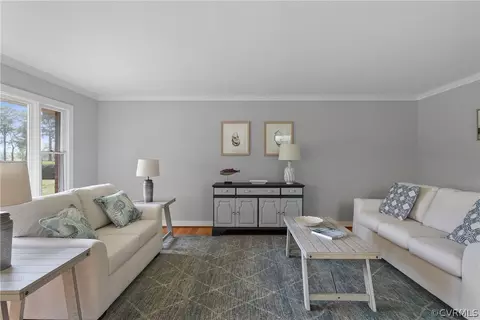 Living - 325 E Fairway Dr, Kilmarnock, VA 22482 photo 6 of 11