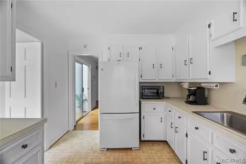 Kitchen - 325 E Fairway Dr, Kilmarnock, VA 22482 photo 3 of 3